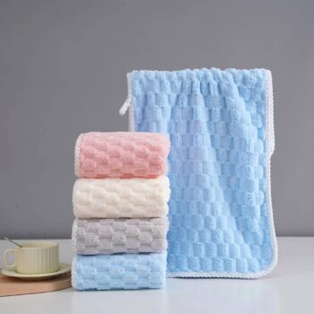 Coral velvet microfiber bath towels.
