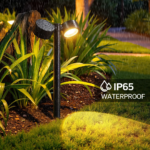 Dual-head solar pathway lights 